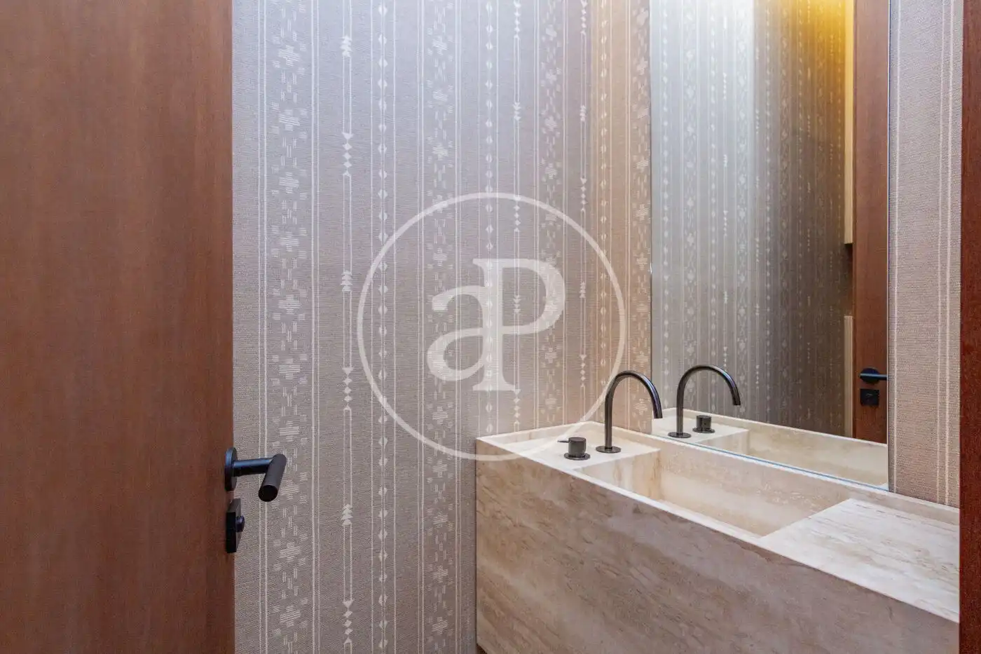 Baño de Piso en venta en Madrid con Aire acondicionado, Calefacción y Balcón