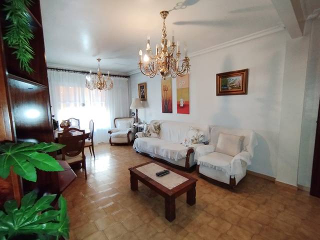 Piso en Venta en Calle Socuéllamos en Tomelloso