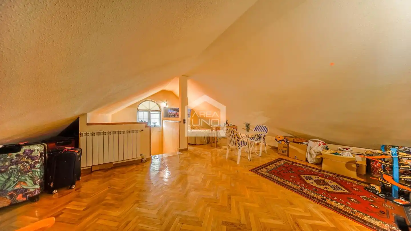 Dormitori de Casa adosada en venda en Alcorcón amb Aire condicionat, Calefacció i Parquet