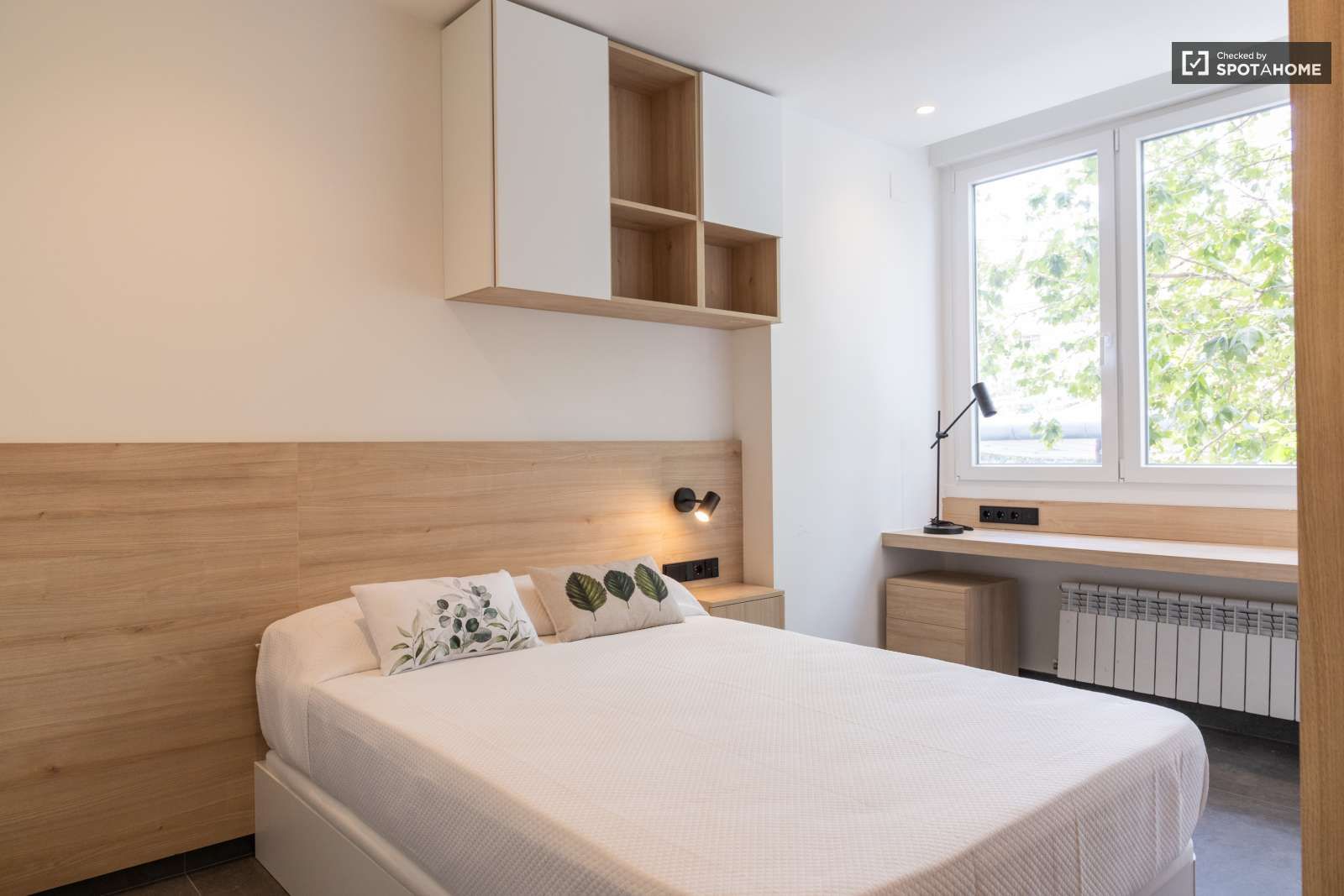 Bedroom of Flat to share in  Madrid Capital  with Air Conditioner and Terrace