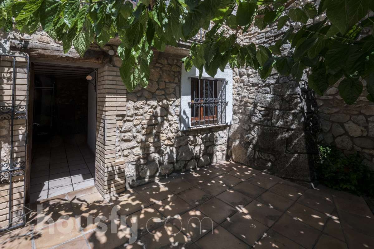 Vista exterior de Casa o xalet en venda en Canyelles amb Calefacció, Jardí privat i Terrassa