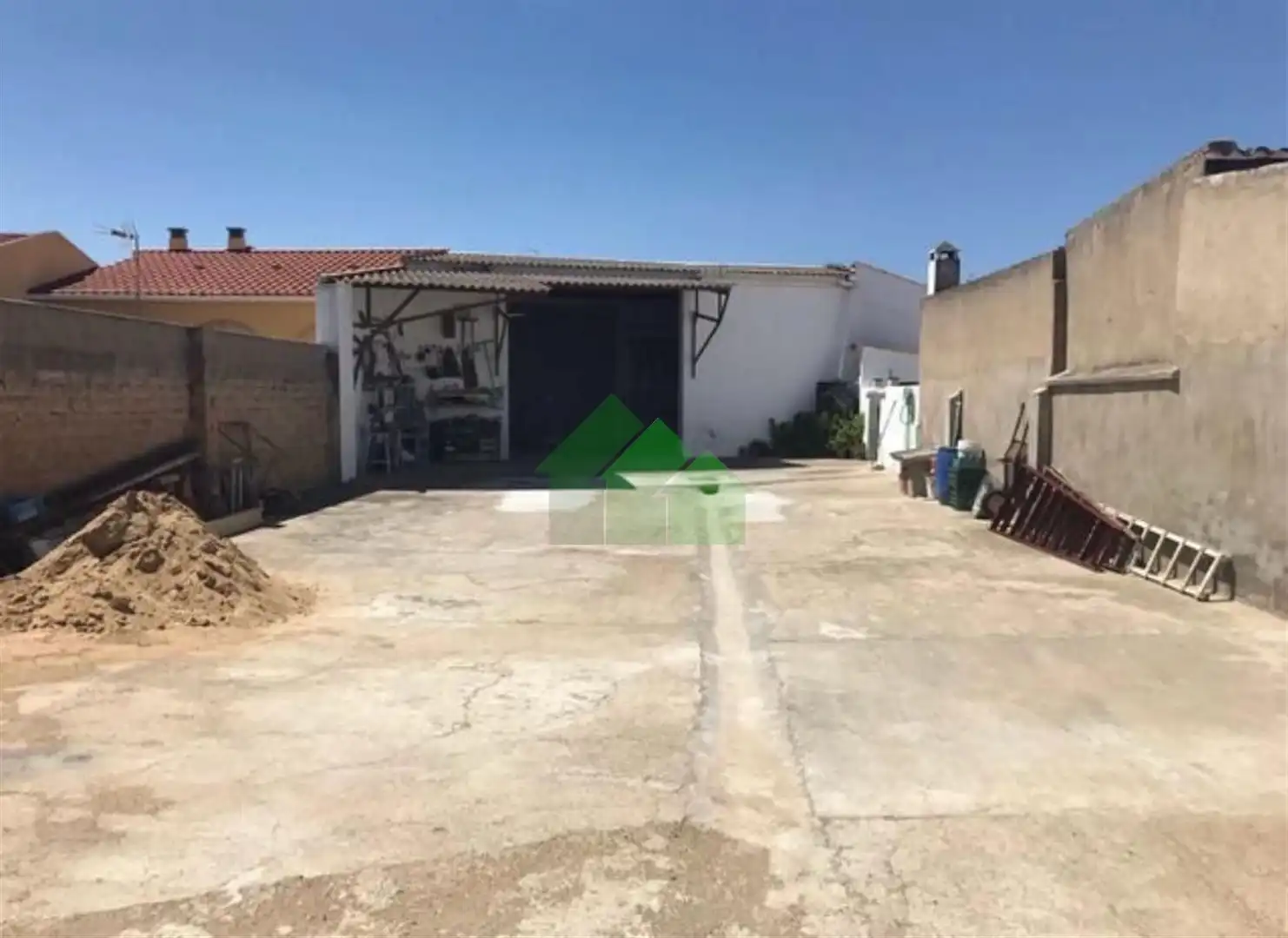 Nau industrial en venda a Puebla de la Calzada, imagen 3