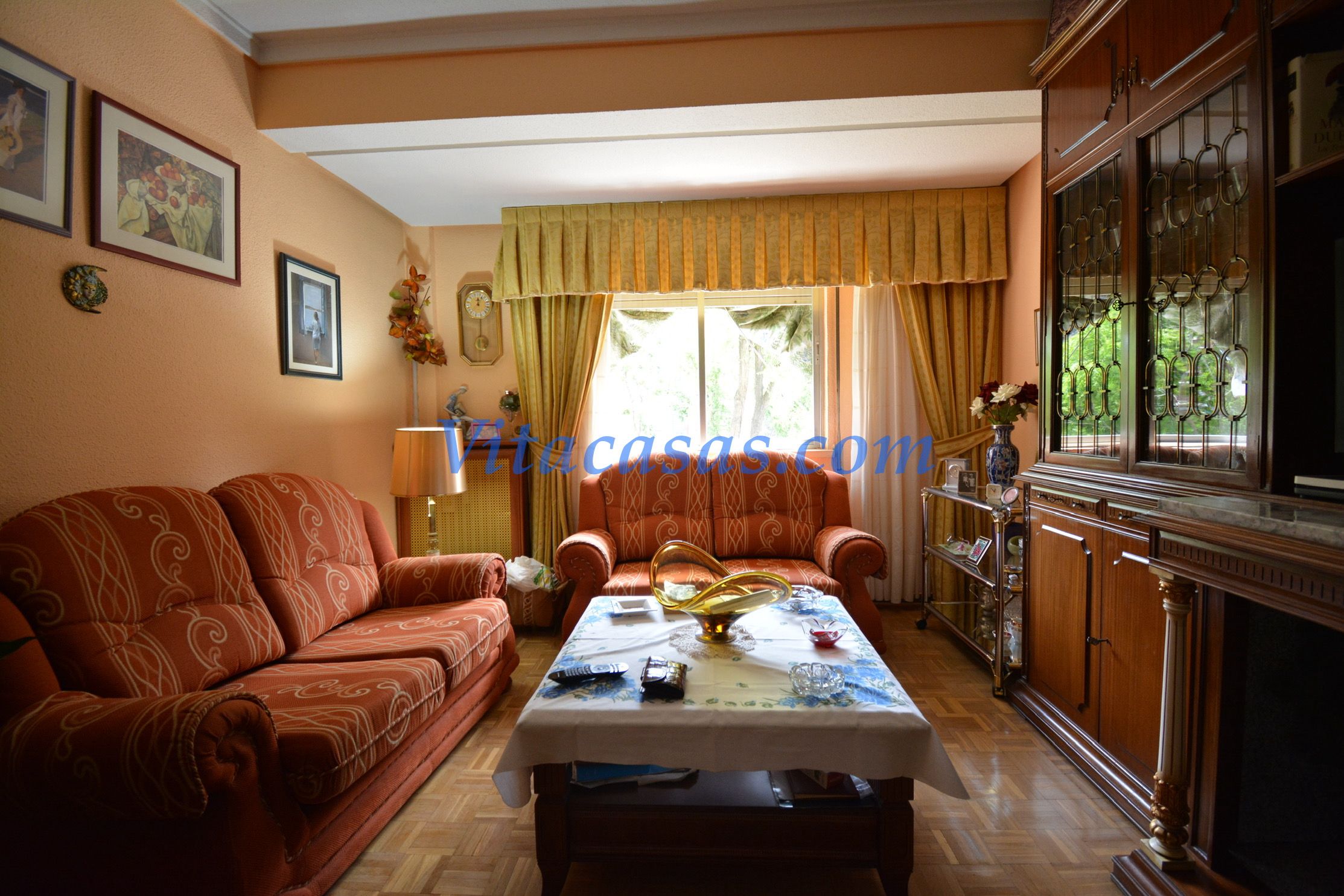Living room of Flat for sale in  Madrid Capital  with Heating, Parquet flooring and Terrace
