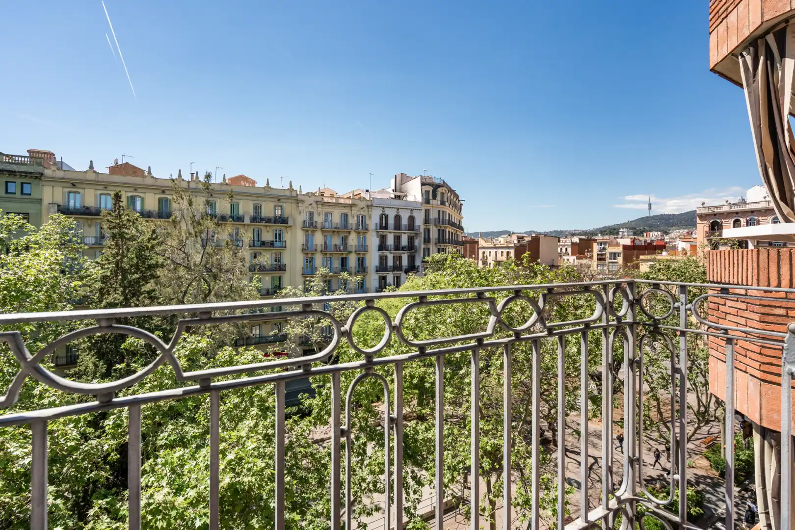 Vista exterior de Piso en venta en Barcelona con Balcón