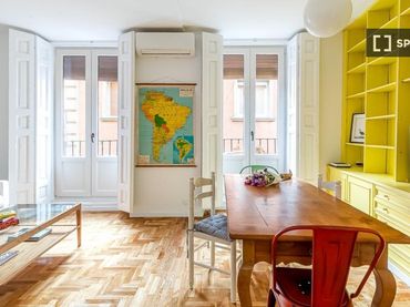 Flat with balcony to rent in Centro