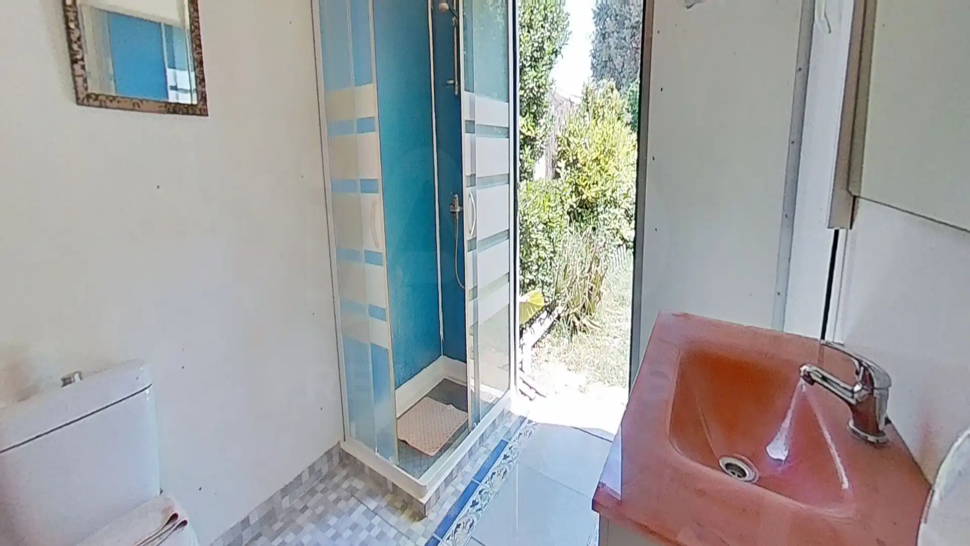 Bathroom of Houses for sale in Dos Hermanas  with Air Conditioner, Heating and Swimming Pool