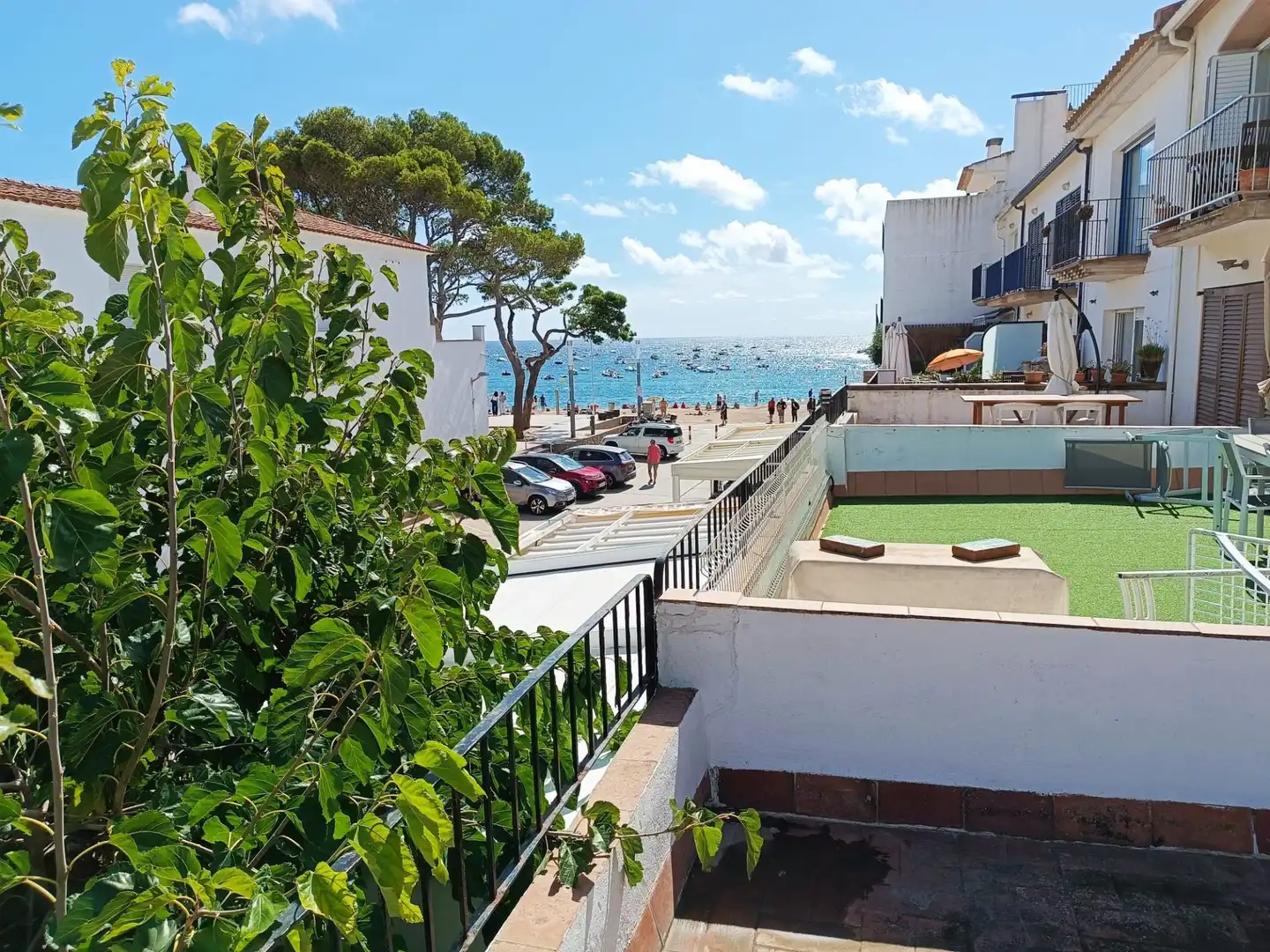 Vista exterior de Edifici en venda en Palafrugell