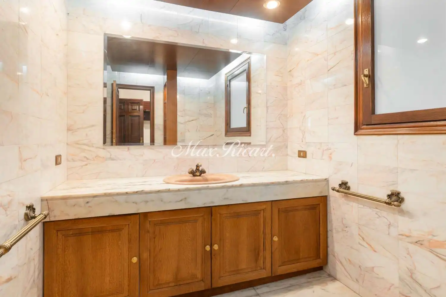 Baño de Piso de alquiler en Barcelona con Aire acondicionado, Calefacción y Terraza
