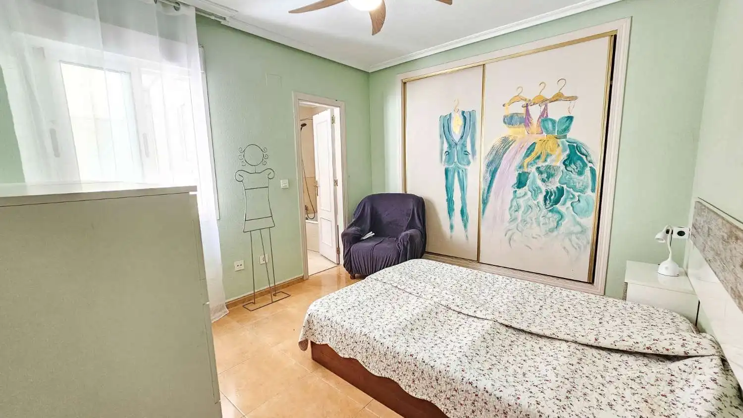Habitación de Apartamento en venta en Torrevieja con Aire acondicionado, Calefacción y Terraza