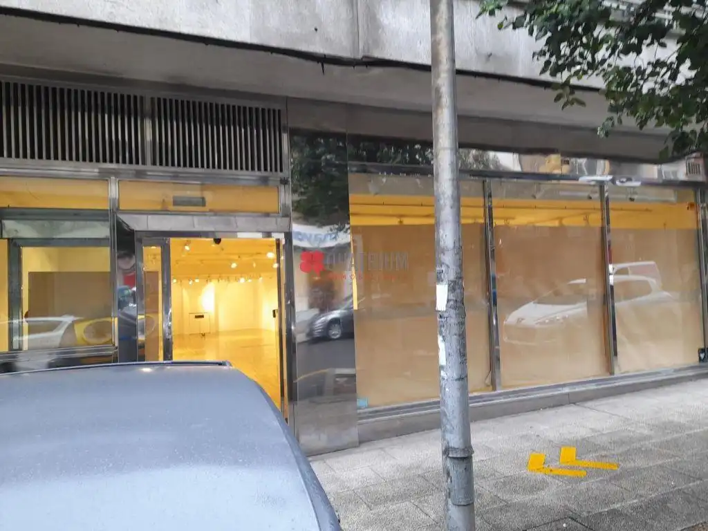 Local comercial de lloguer a Doutor Teixeiro, imagen 2