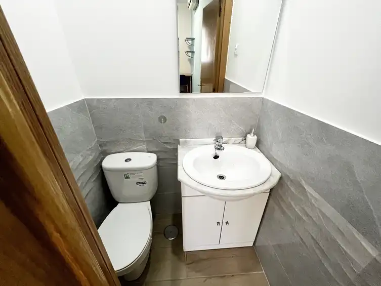 Baño de Piso de alquiler en Madrid con Aire acondicionado, Calefacción y Parquet