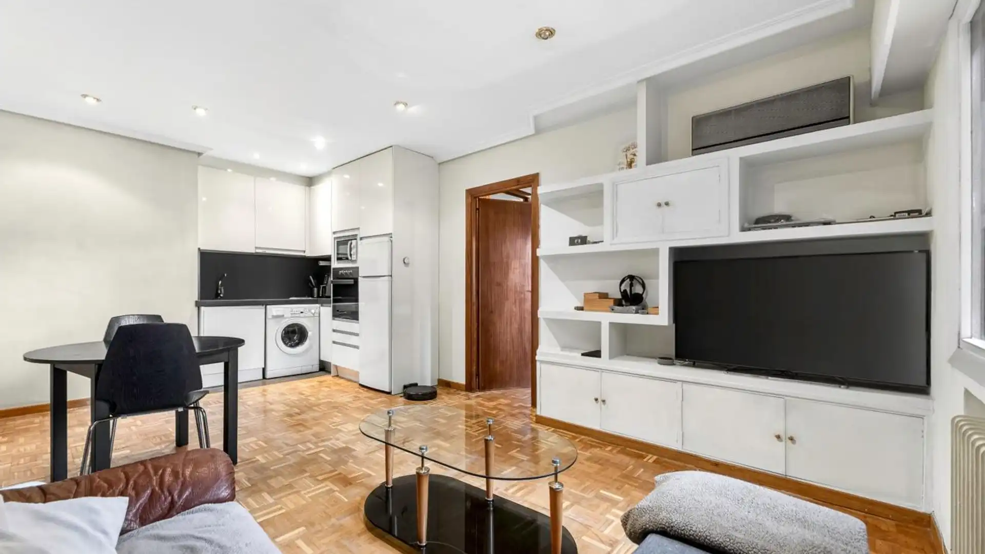 Living room of Flat for sale in  Madrid Capital  with Air Conditioner and Heating
