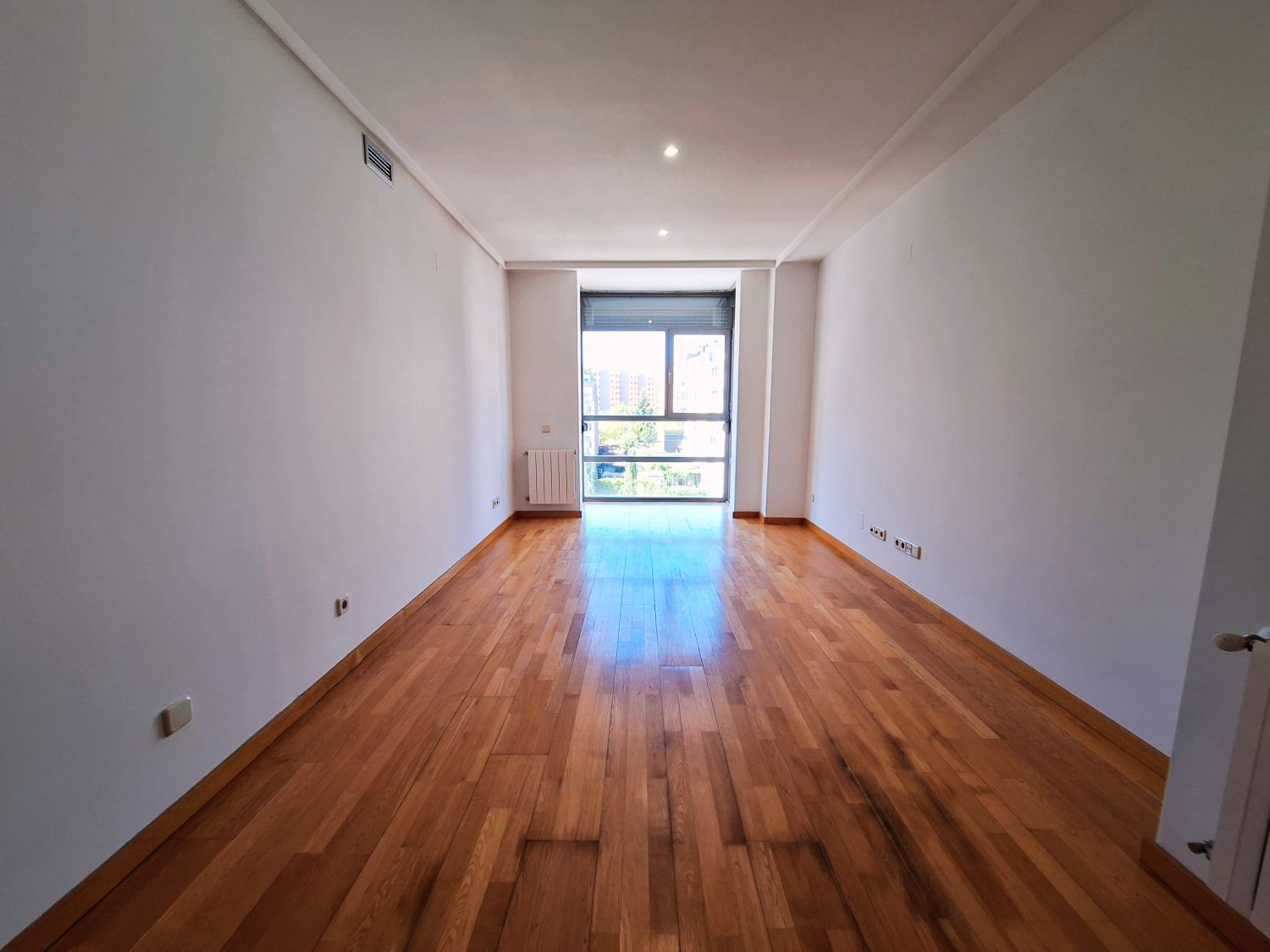 Living room of Flat for sale in  Madrid Capital  with Air Conditioner, Heating and Storage room
