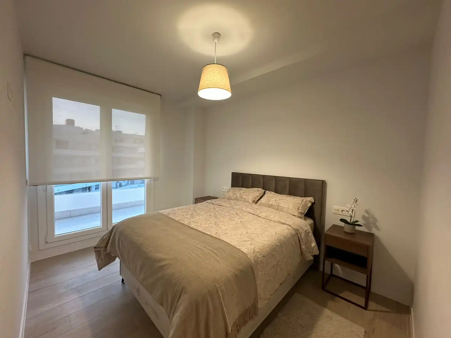 Schlafzimmer von Wohnungen zur Miete in Marbella mit Klimaanlage, Terrasse und Schwimmbad
