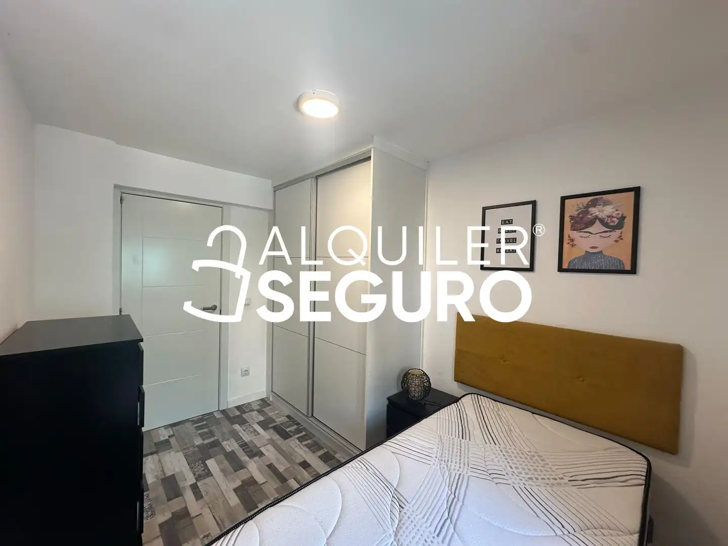 Bedroom of Flat for rent in Madrid  with Air Conditioner, Heating and Furnished