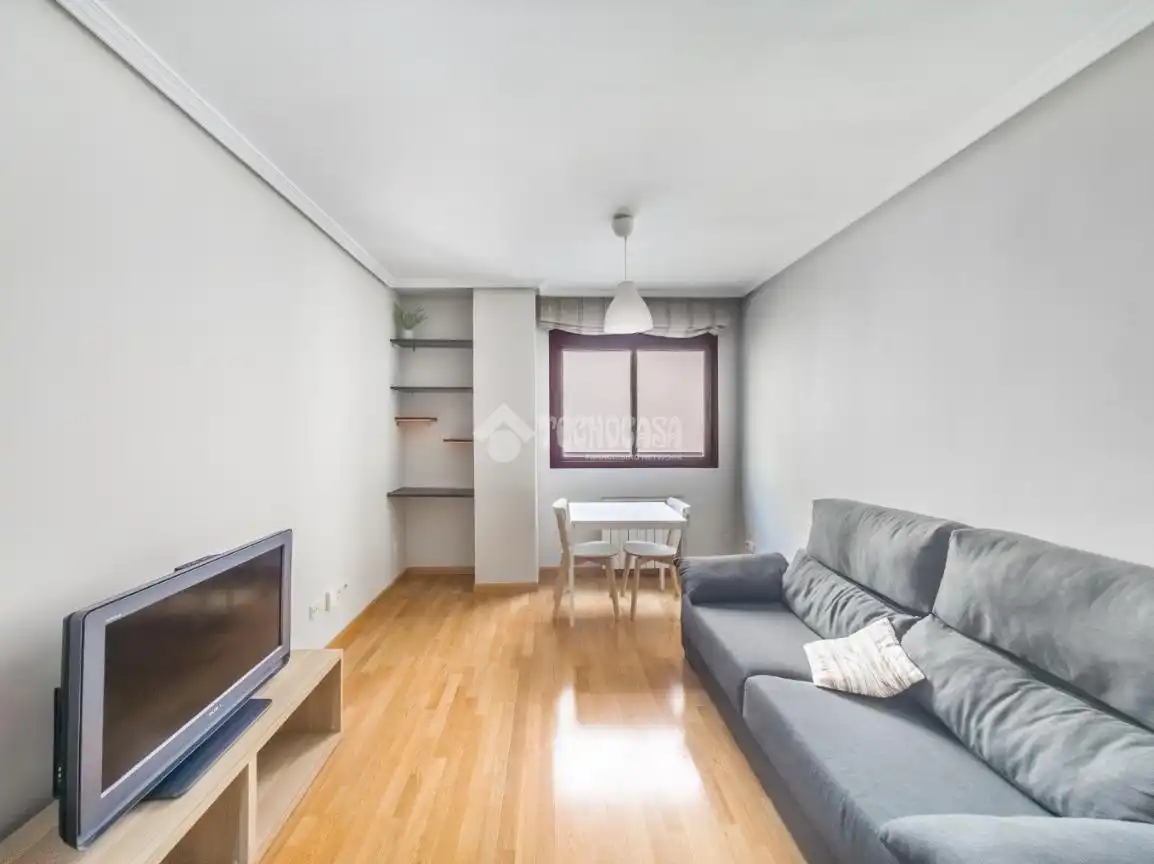 Living room of Flat for sale in Madrid  with Air Conditioner, Heating and Storage room