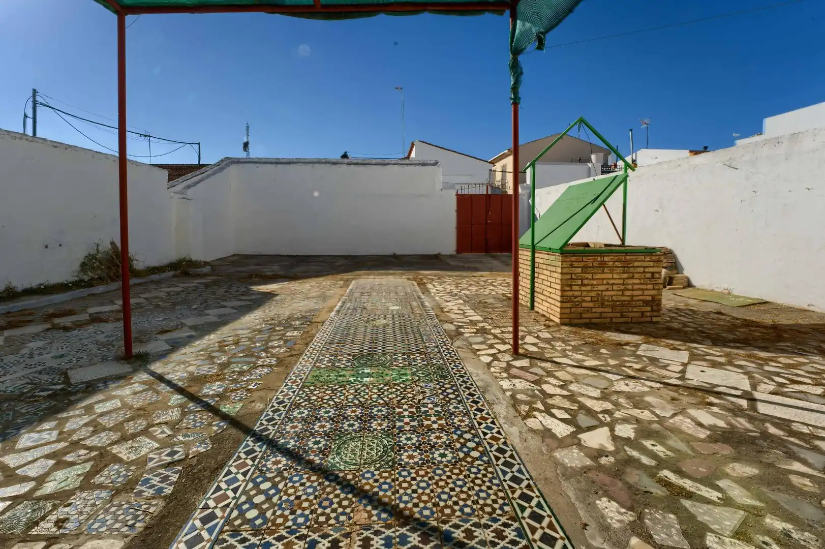 Vista exterior de Casa o xalet en venda en Aznalcázar amb Jardí privat