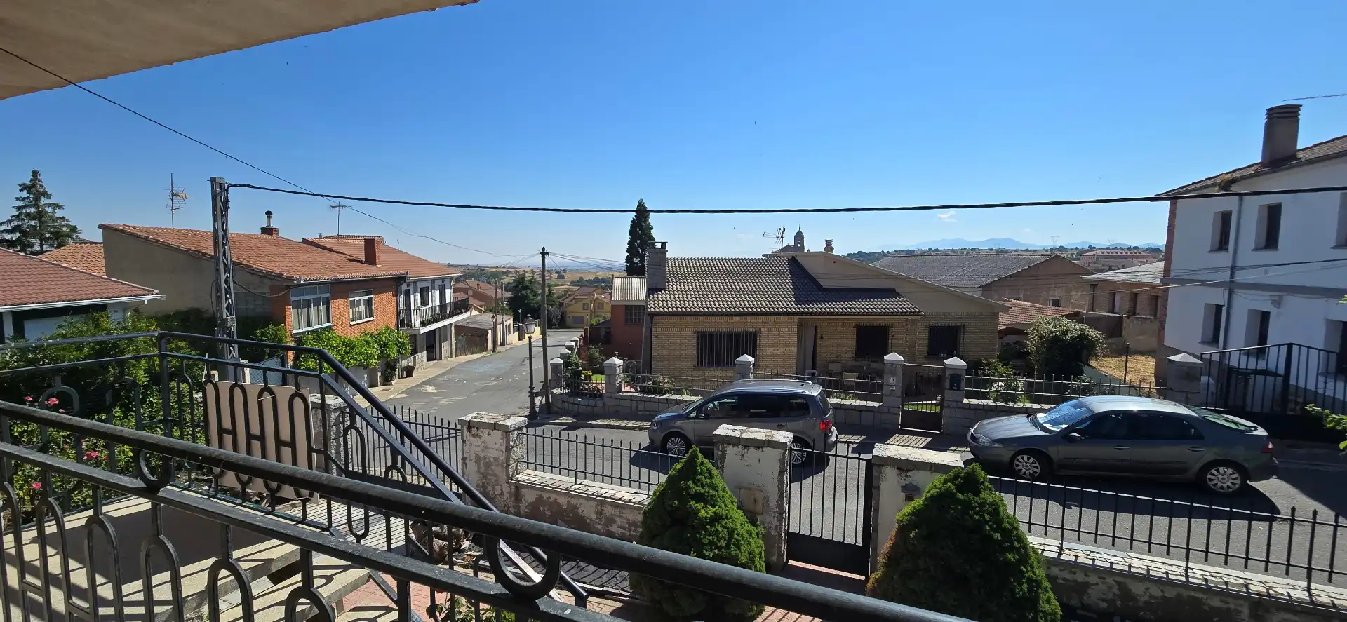 Vista exterior de Casa o xalet en venda en Villacastín amb Calefacció, Jardí privat i Balcó