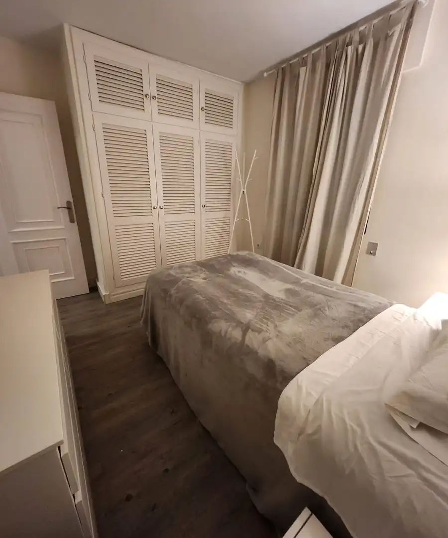 Habitación de Ático de alquiler en Estepona con Aire acondicionado, Amueblado y Se aceptan mascotas