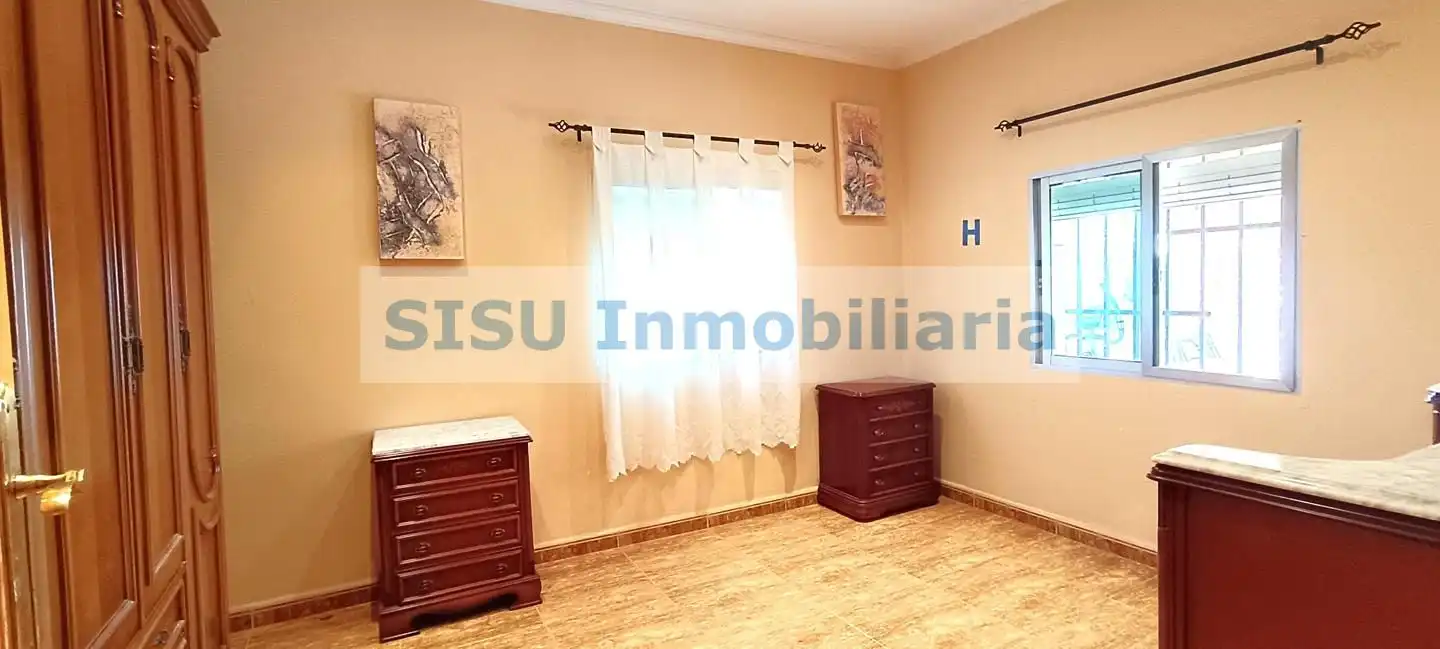 Dormitori de Finca rústica en venda en Pedralba amb Jardí privat, Terrassa i Piscina