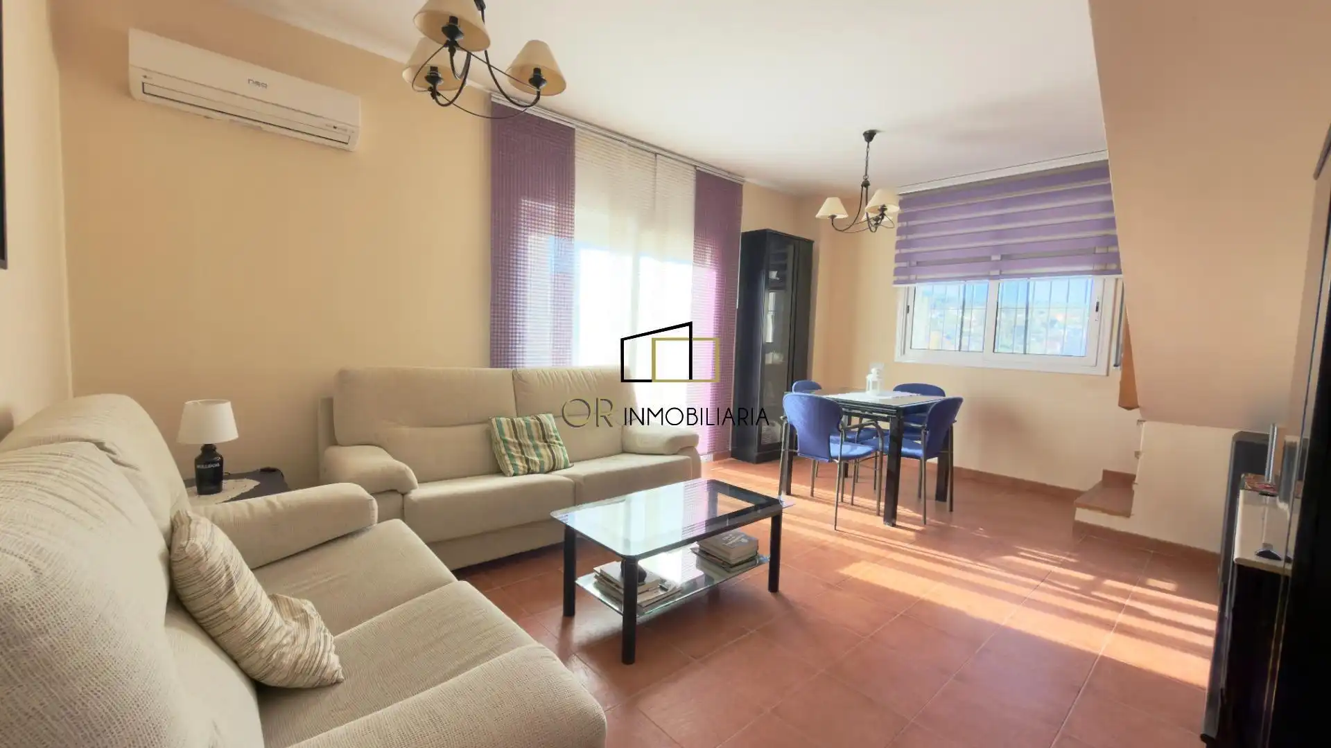 Sala d'estar de Casa o xalet en venda en Olèrdola amb Aire condicionat, Calefacció i Jardí privat