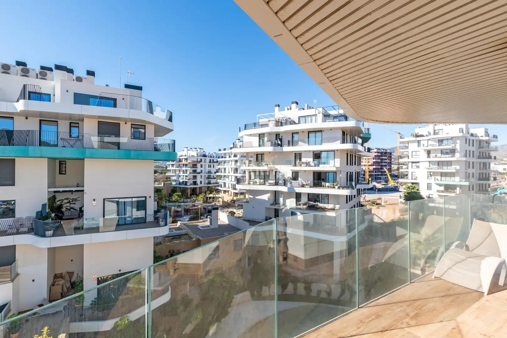 Außenansicht von Wohnung zum Verkauf in Villajoyosa / La Vila Joiosa mit Klimaanlage, Privatgarten und Terrasse