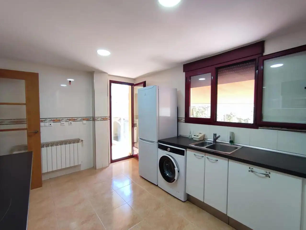 Cocina de Casa adosada en venta en Casas de Juan Núñez con Calefacción, Jardín privado y Terraza