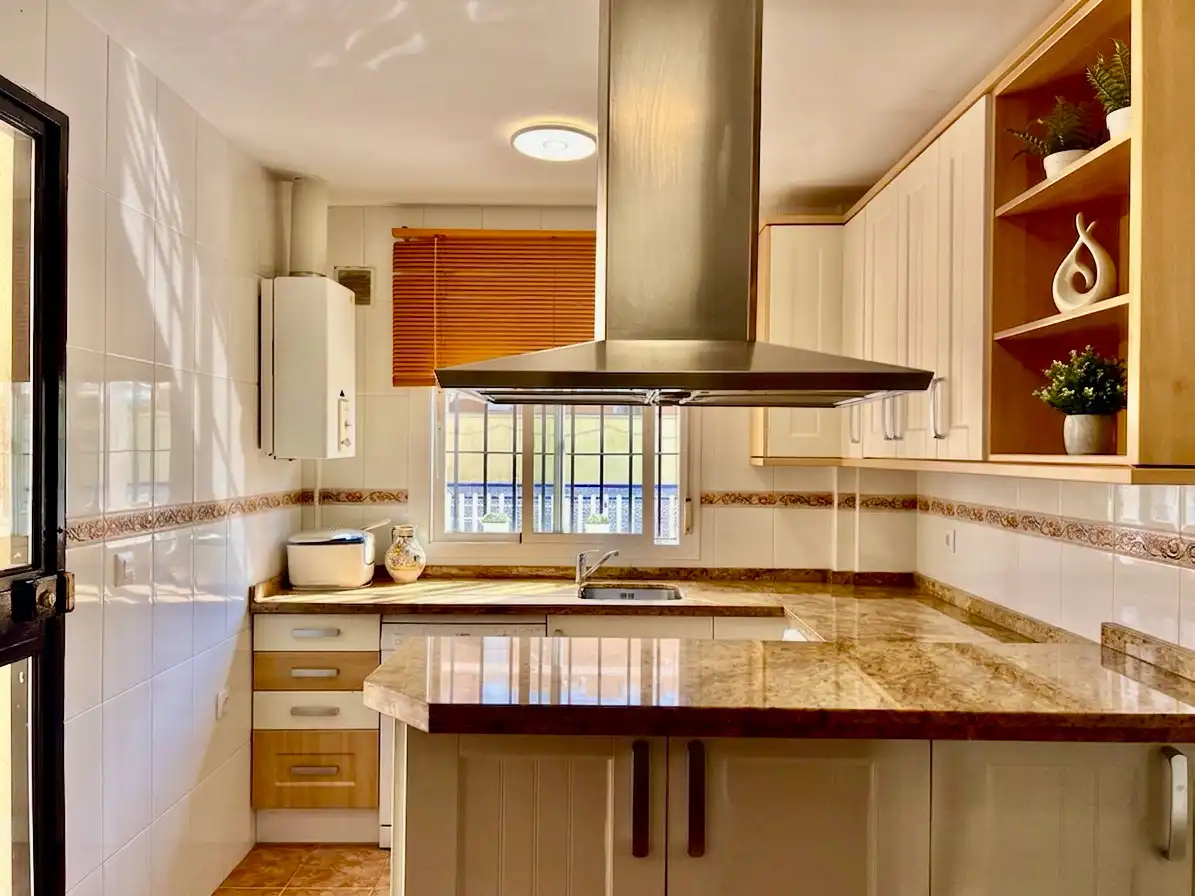 Cocina de Casa o chalet en venta en Espartinas con Aire acondicionado, Jardín privado y Terraza