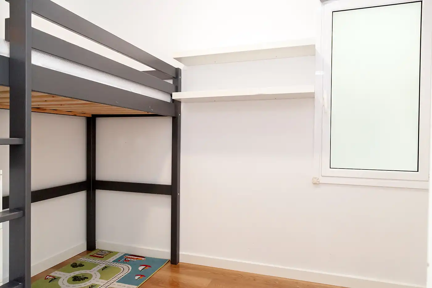 Schlafzimmer von Wohnung zum Verkauf in Barcelona mit Klimaanlage, Heizung und Terrasse