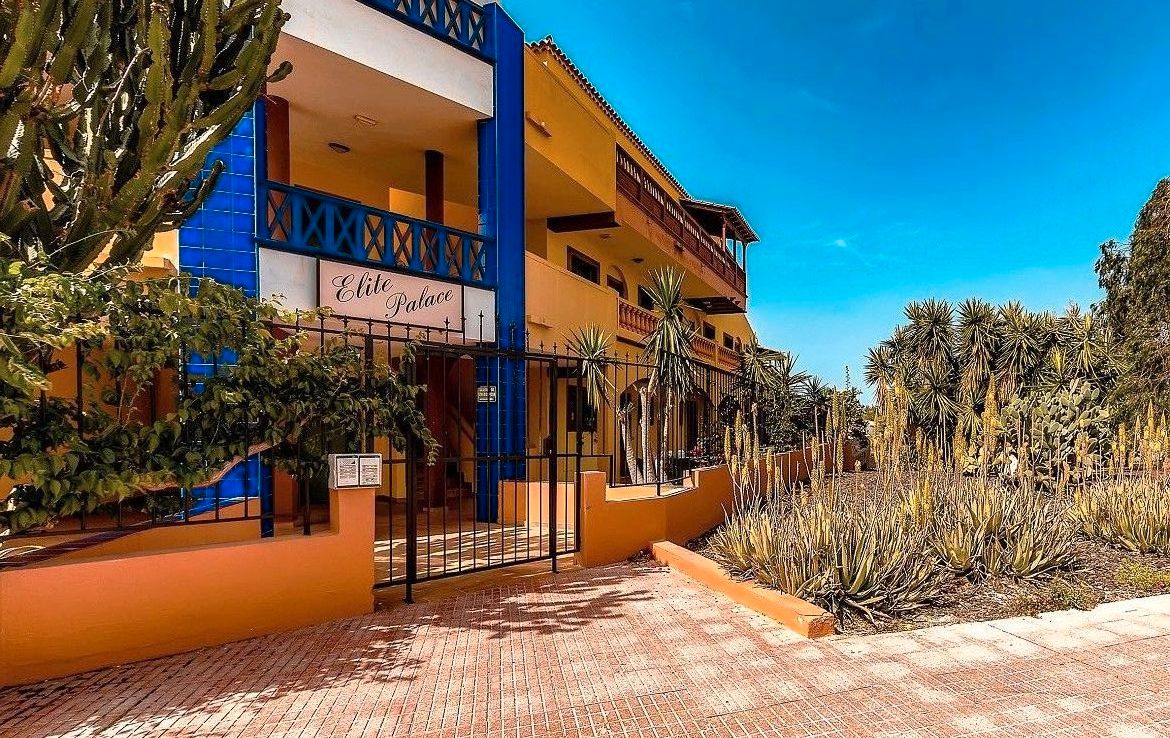 Exterior view of Apartment for sale in Adeje  with Air Conditioner, Terrace and Furnished