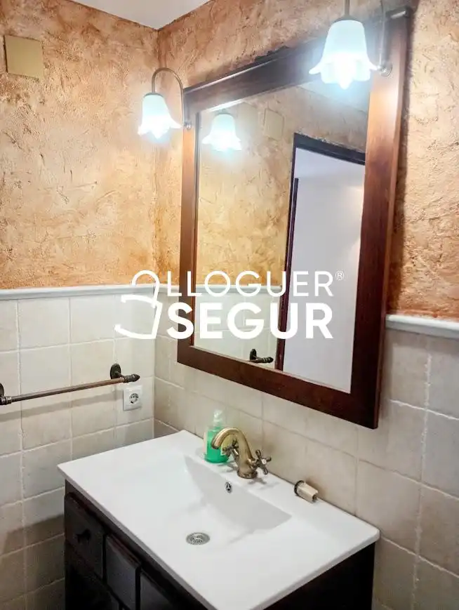 Baño de Piso de alquiler en Piera con Aire acondicionado, Calefacción y Terraza