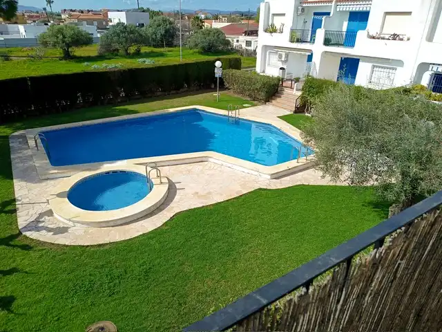 Piscina de Apartamento en venta en Vinaròs con Aire acondicionado, Terraza y Piscina comunitaria