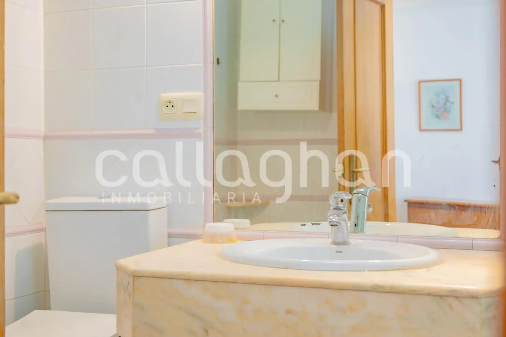Badezimmer von Wohnung zur Miete in Valencia mit Klimaanlage, Abstellraum und Möbliert