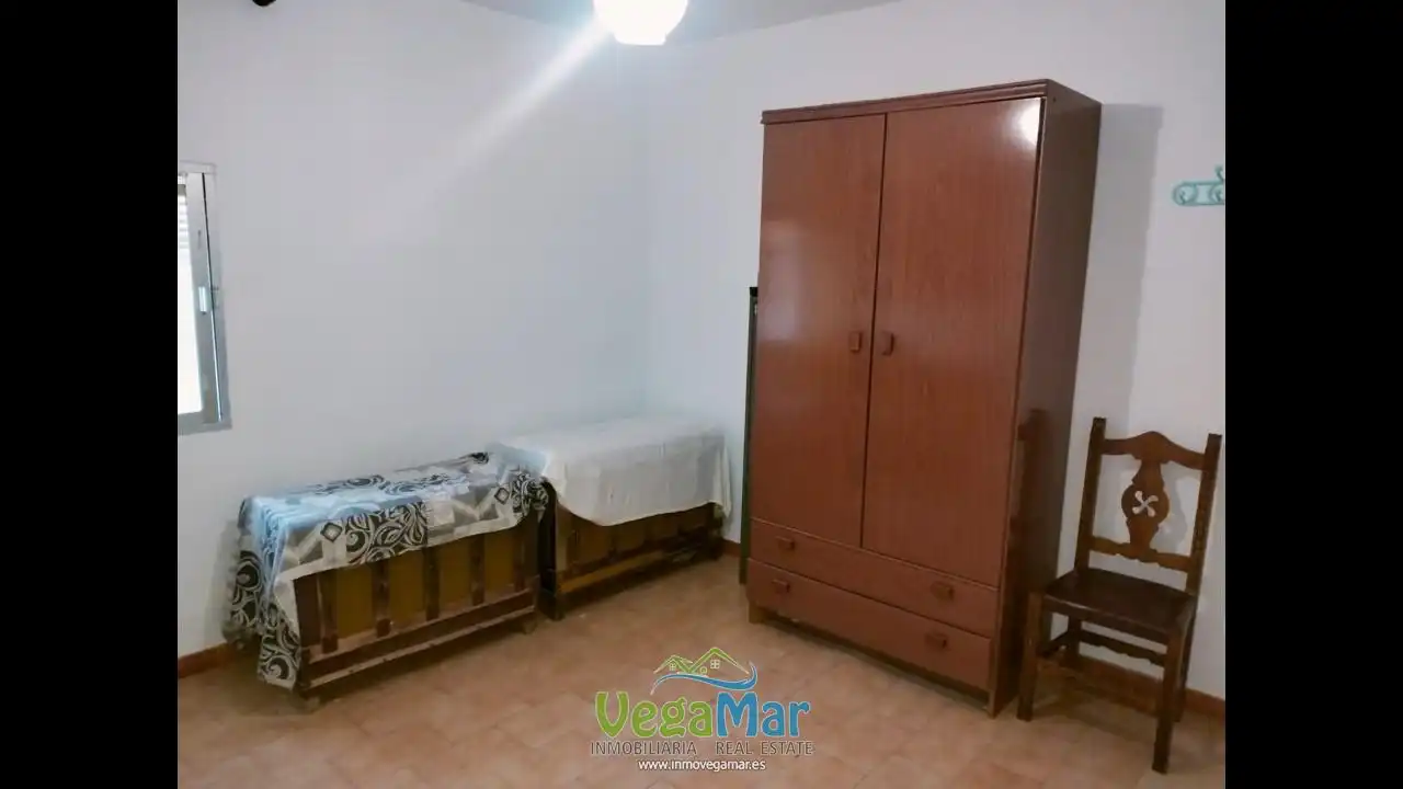 Habitación de Edificio en venta en Nerja