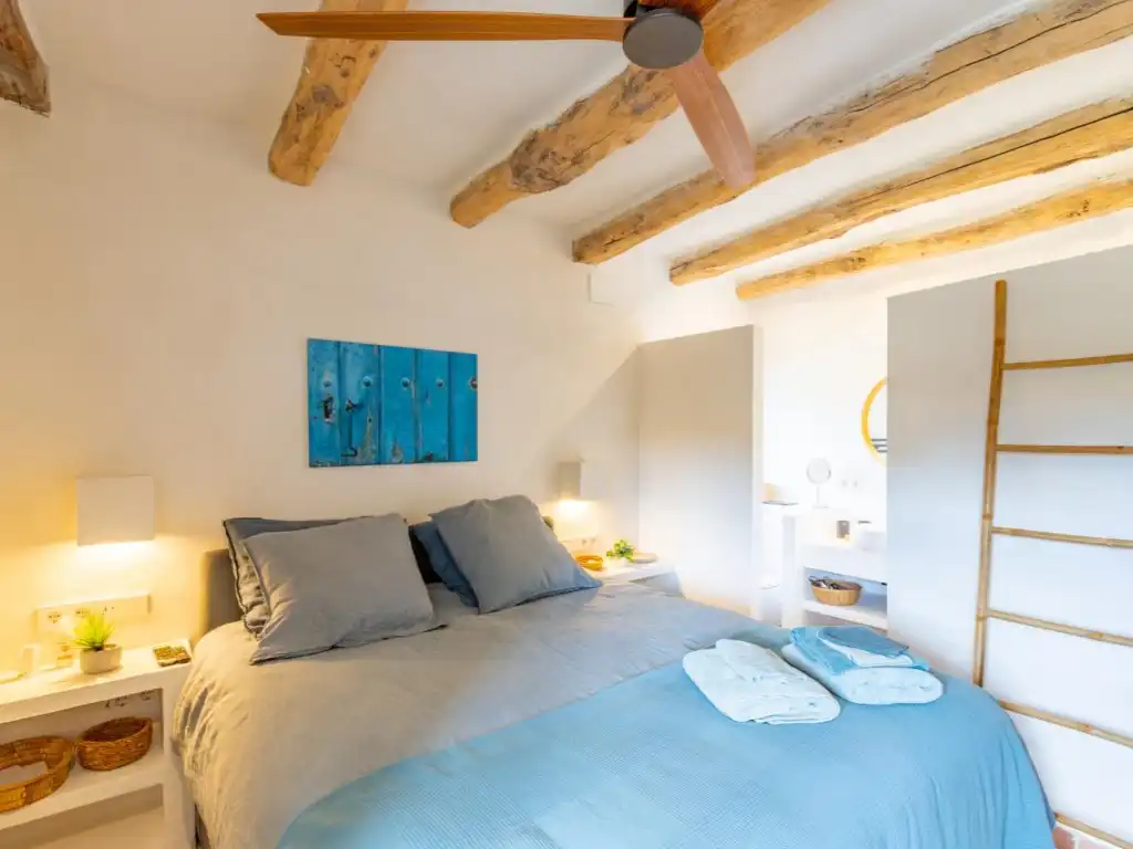 Dormitori de Casa o xalet en venda en Torremanzanas / La Torre de les Maçanes amb Aire condicionat, Jardí privat i Piscina