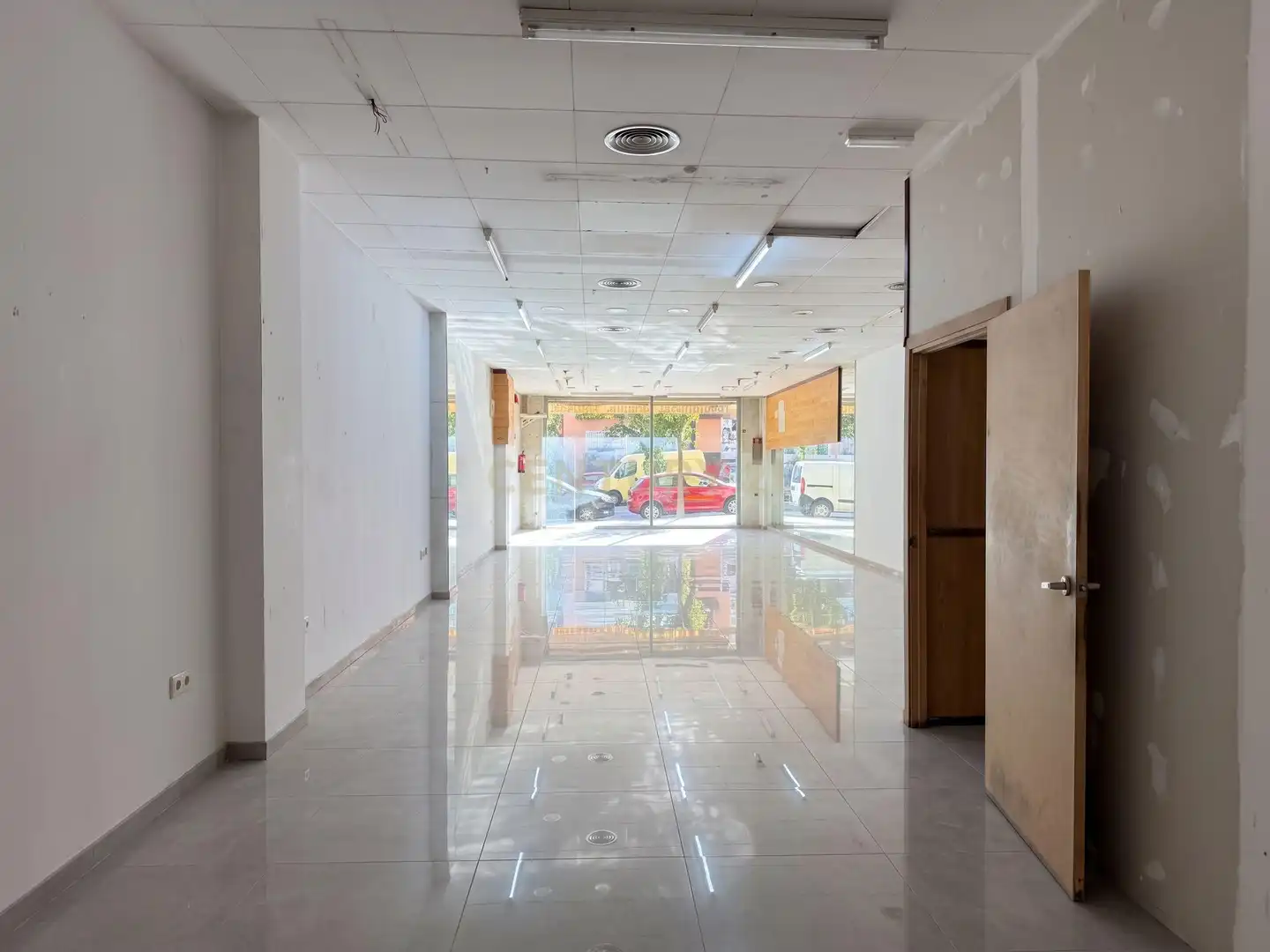 Local comercial en venda a Carrer Irlanda, 22, Mataró, Spain