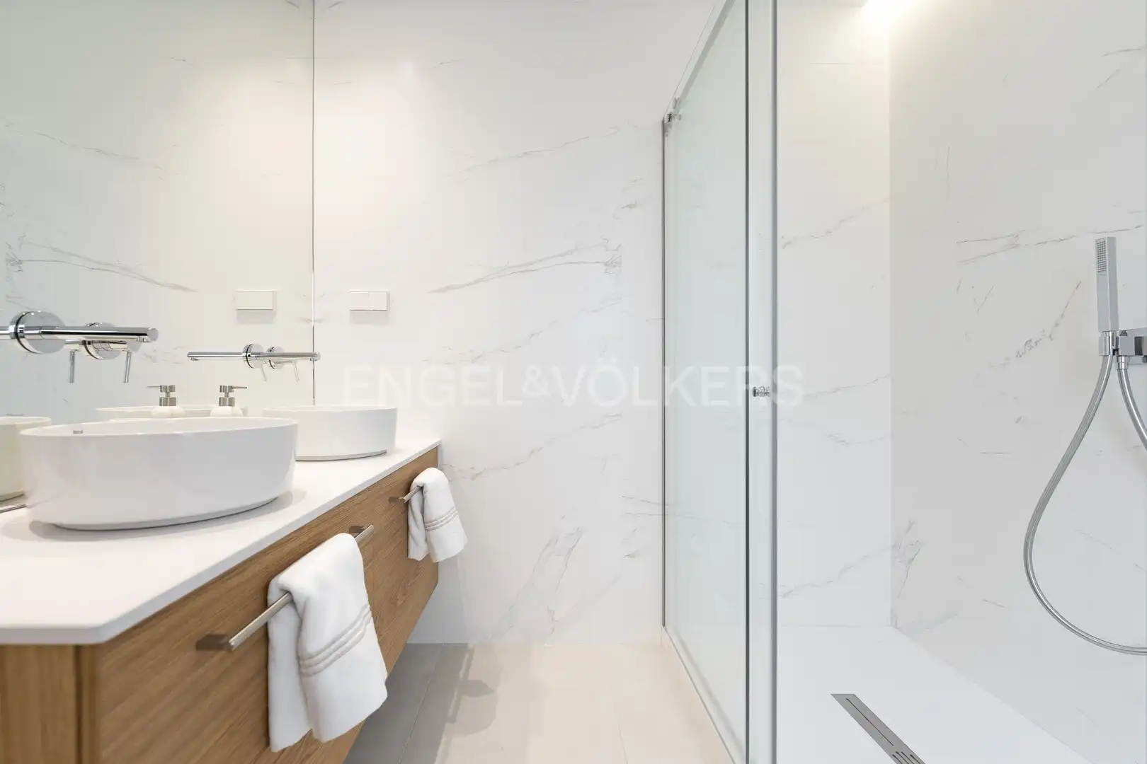 Badezimmer von Wohnung zur Miete in Madrid mit Klimaanlage, Heizung und Möbliert