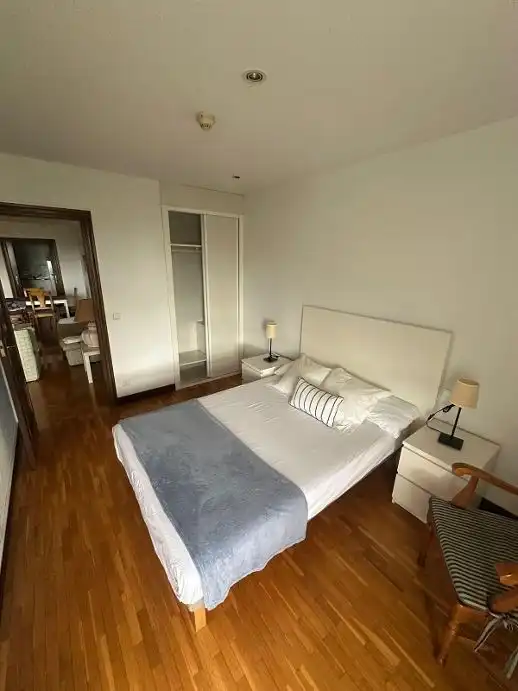 Habitación de Piso de alquiler en  Pamplona / Iruña con Calefacción, Parquet y Terraza
