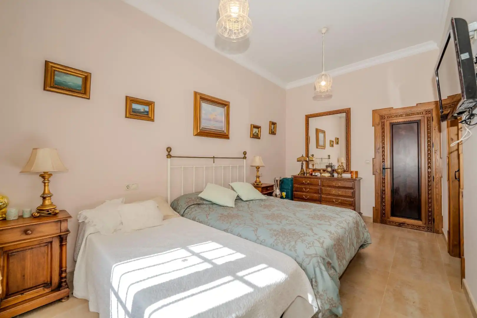 Schlafzimmer von Country house zum Verkauf in Ayamonte mit Klimaanlage, Heizung und Privatgarten