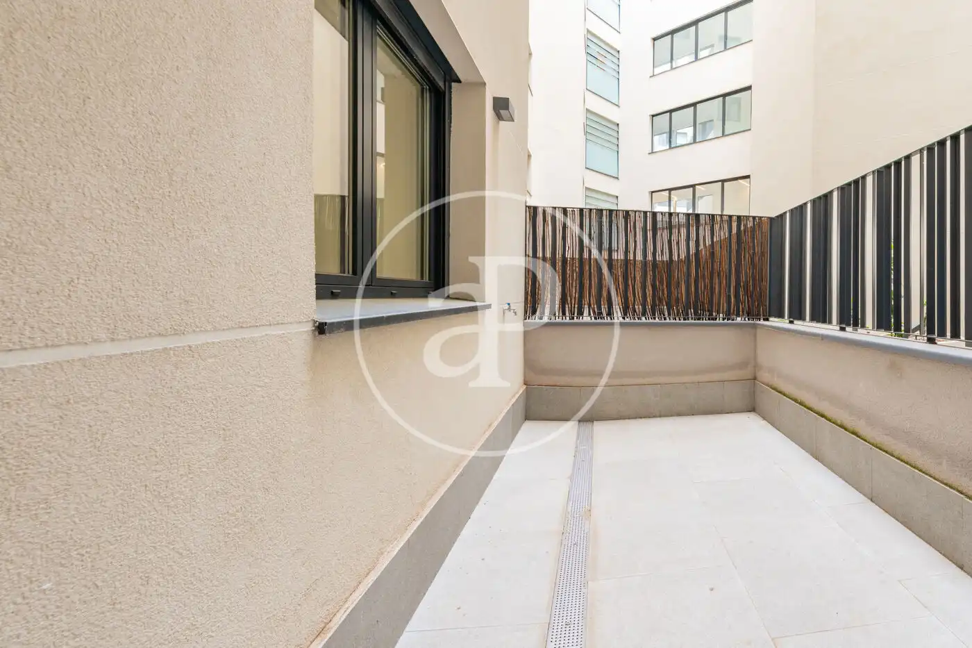 Terrassa de Pis en venda en Madrid amb Aire condicionat, Calefacció i Jardí privat