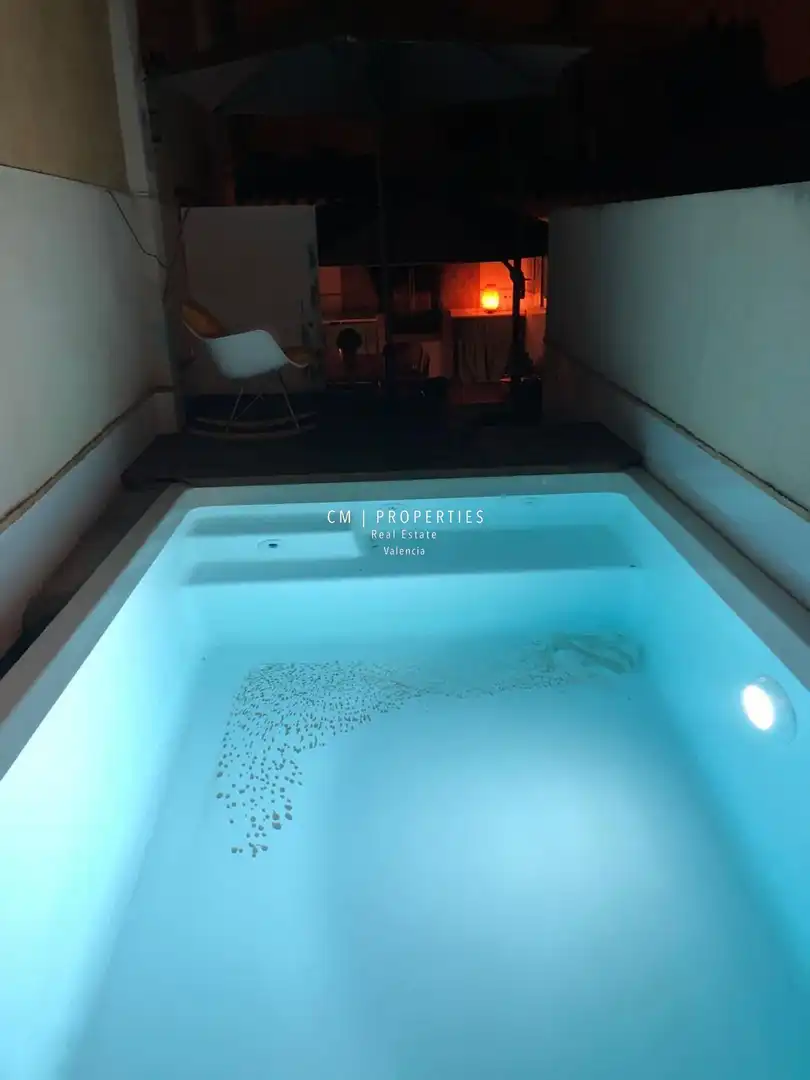 Piscina de Casa adosada en venda en Valencia amb Aire condicionat, Terrassa i Traster