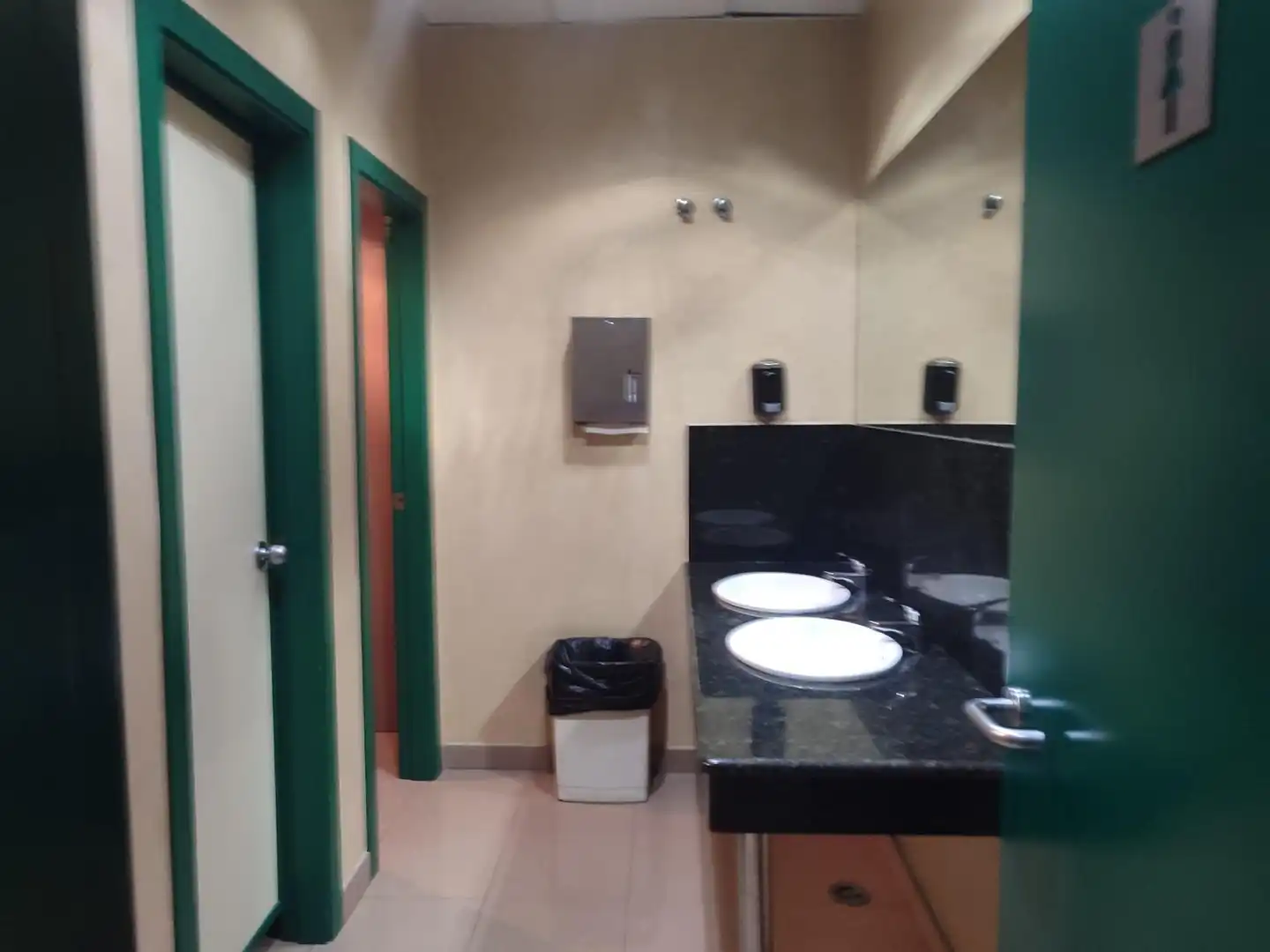 Baño de Oficina de alquiler en Sevilla con Aire acondicionado