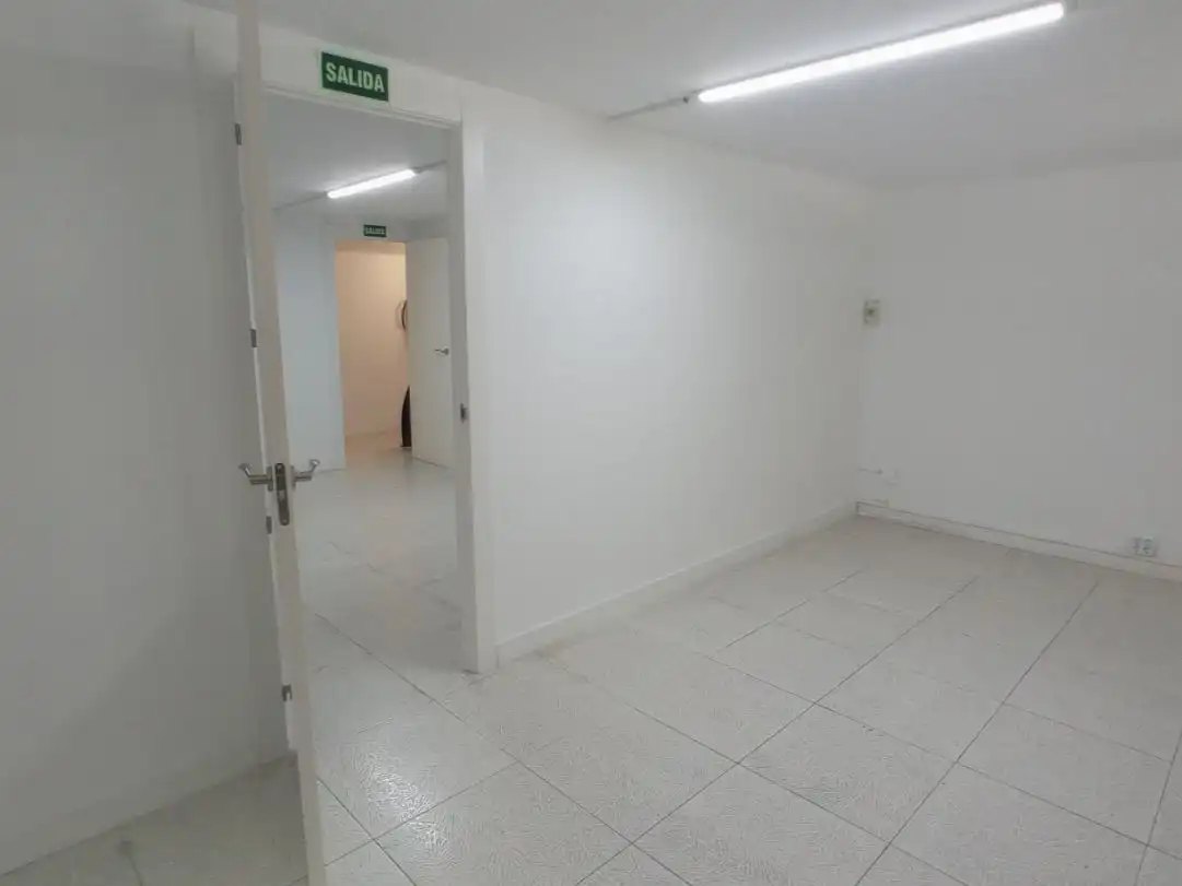 Local comercial de lloguer a Carrer de Vilamar 88, imagen 7