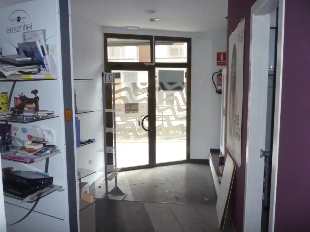 Business premises for sale in Joan Garriga i Massó, imagen 8