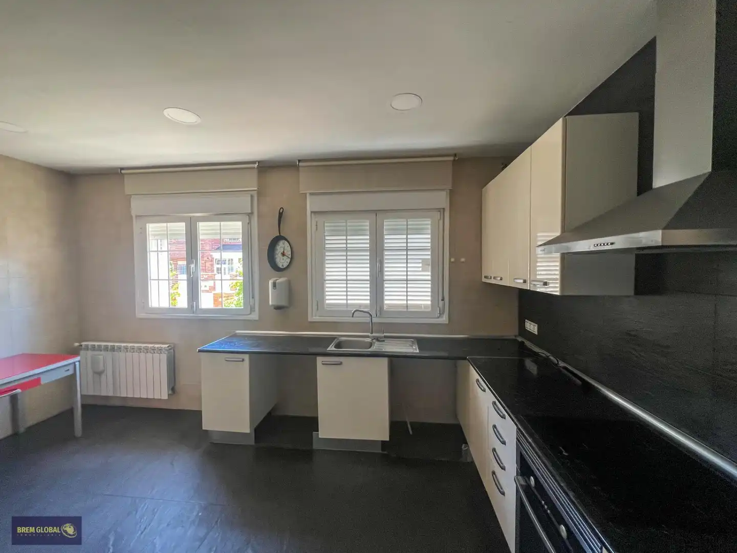 Semi-detached house with garden for sale in Calle Calle Mondalindo, imagen 11