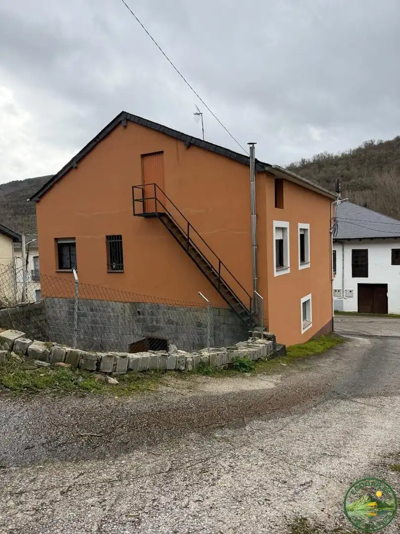 Exterior view of Houses for sale in Trabadelo  with Heating, Private garden and Parquet flooring