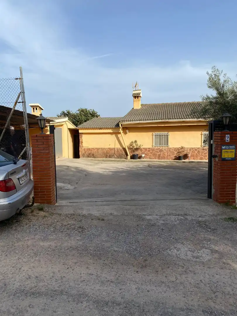 Vista exterior de Casa o xalet en venda en L'Alcora amb Aire condicionat, Calefacció i Jardí privat