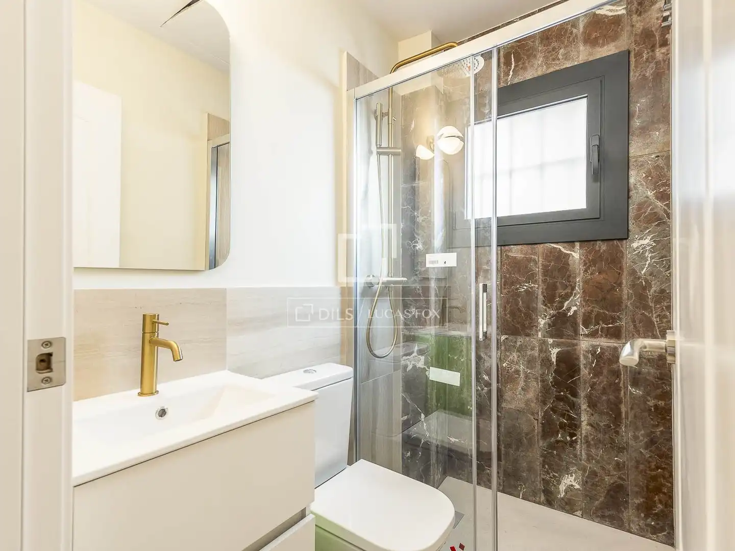 Baño de Piso en venta en Barcelona con Aire acondicionado y Terraza