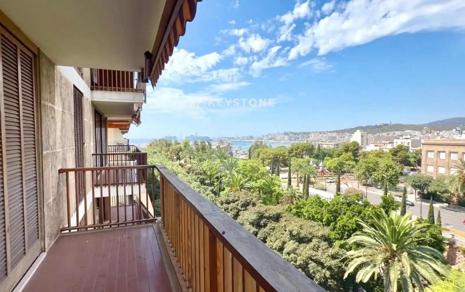 Außenansicht von Wohnung zur Miete in  Palma de Mallorca mit Klimaanlage und Terrasse