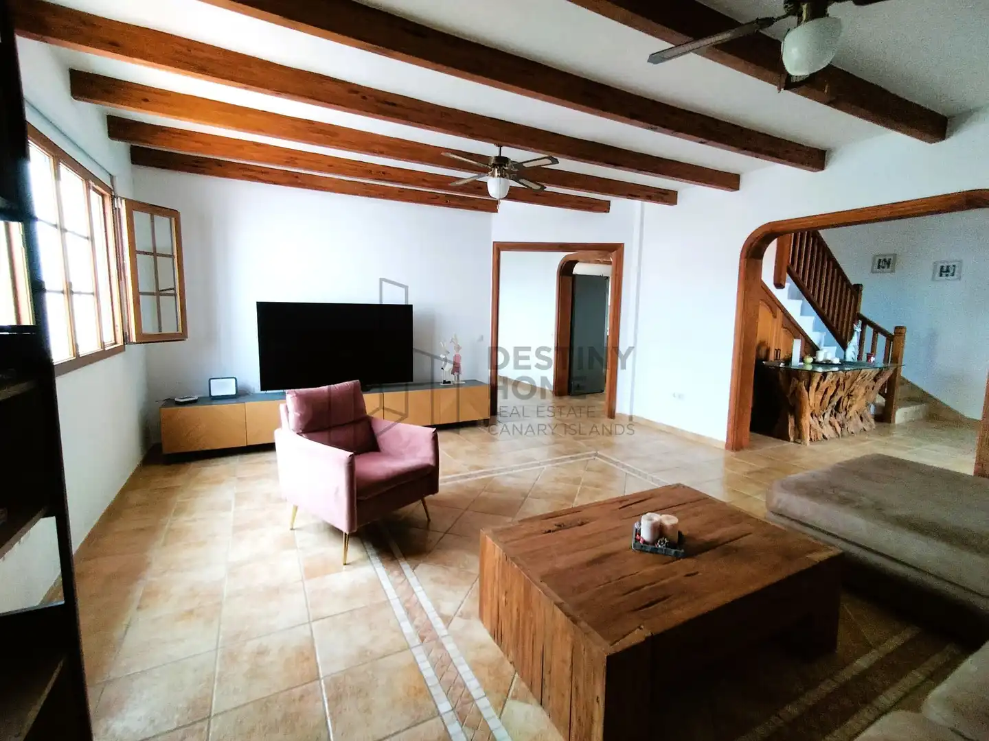 Sala d'estar de Casa o xalet en venda en La Oliva amb Jardí privat, Traster i Piscina